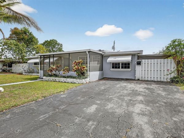 6842 NW 15th St , Plantation, FL 33313