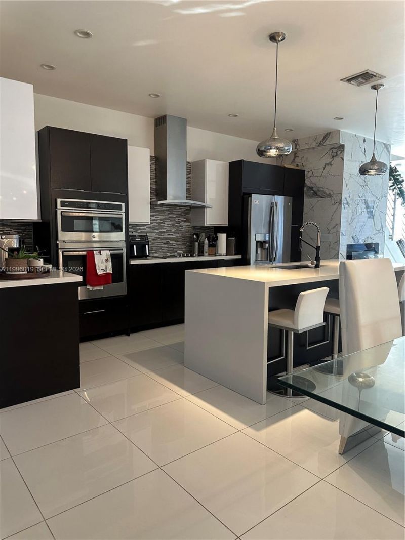 10361 NW 64th Ter, Doral, FL 33178 Photo