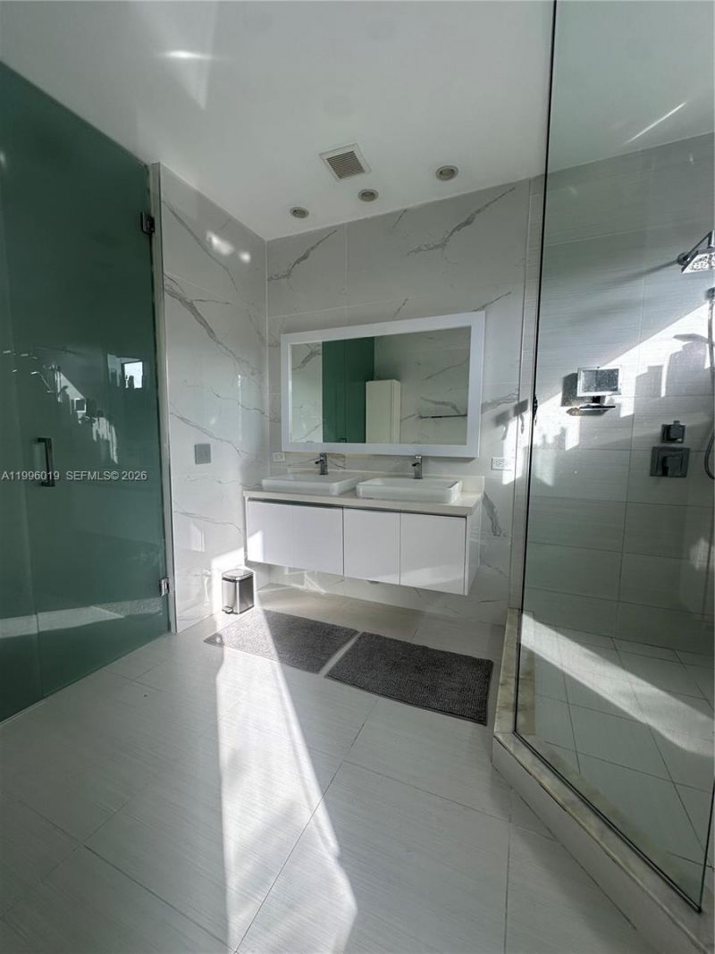 10361 NW 64th Ter, Doral, FL 33178 Photo