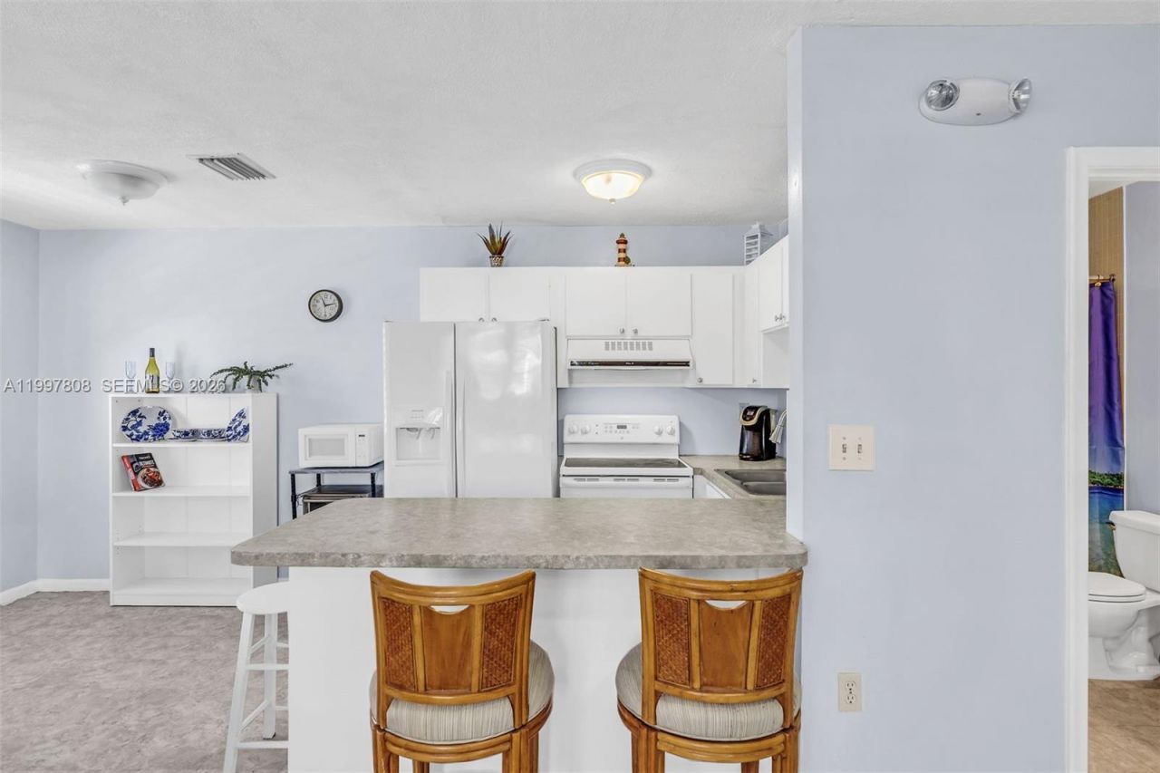 106 Channel Dr, Unit B, Marathon, FL 33050 Photo