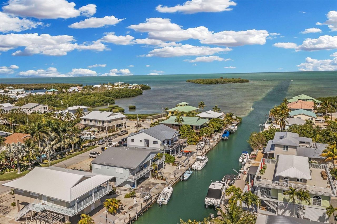 106 Channel Dr, Unit B, Marathon, FL 33050 Photo