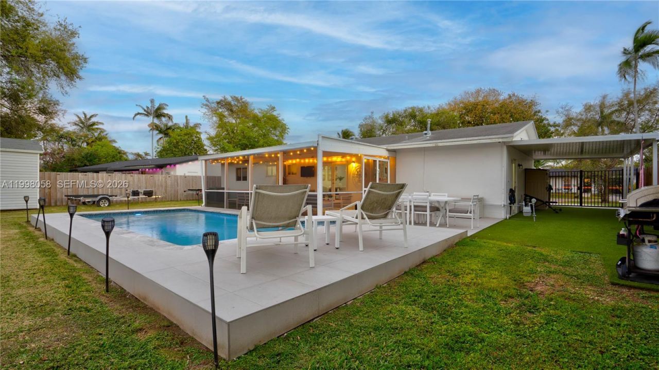 9311 Sterling Dr, Cutler Bay, FL 33157 Photo