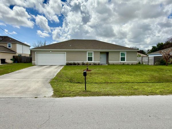 6446 NW Polly Court, Port St. Lucie, FL 34983