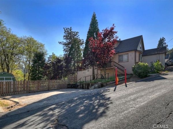 23723 Hillside, Crestline, CA 92325
