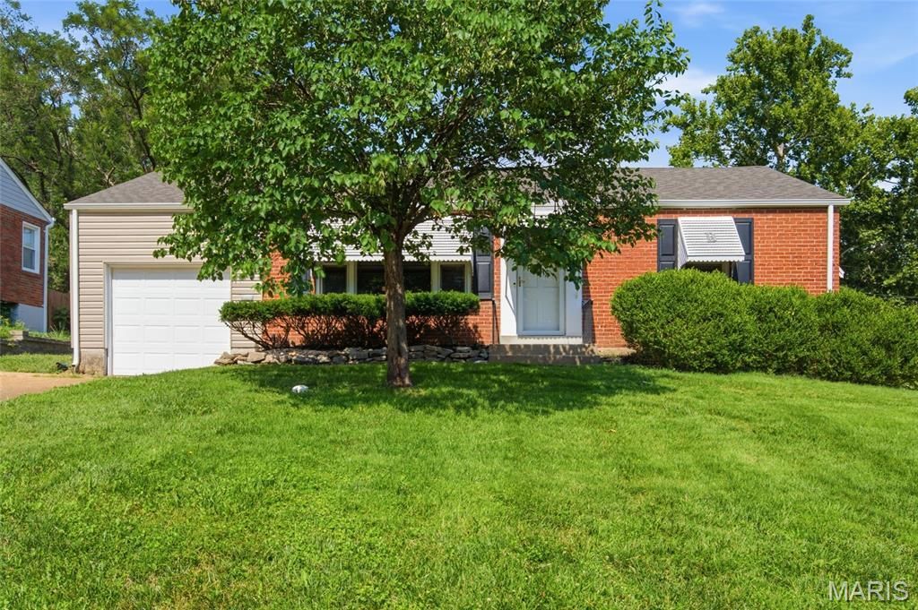 1550 Grant Road, Webster Groves, MO 63119 Main Photo