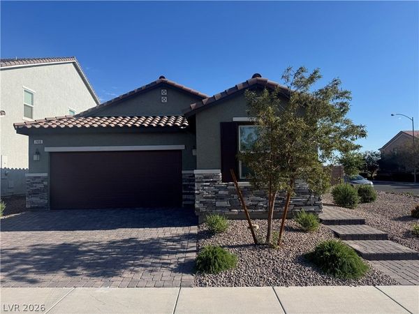 7490 Lush Oasis Avenue , Las Vegas, NV 89113