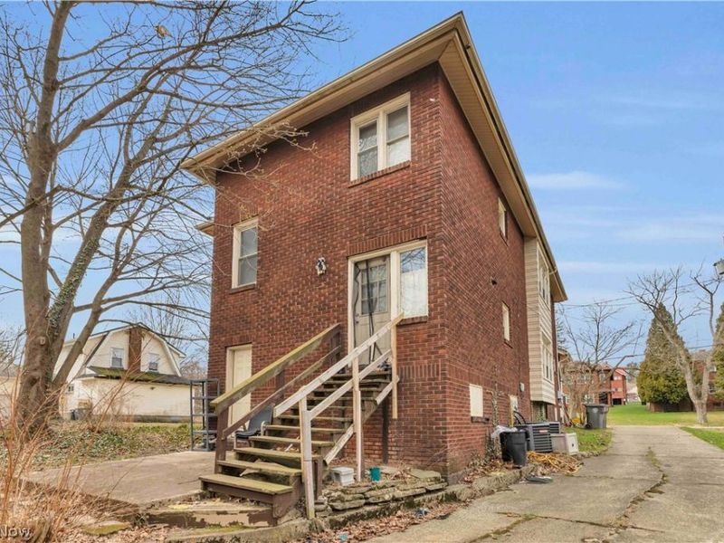 2417-2419 Elm Street, Youngstown, OH 44505 Photo 4