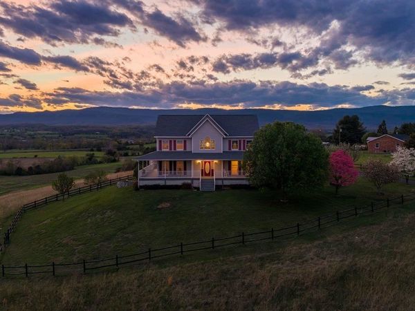 2395 NORTH EAST SIDE HWY, ELKTON, VA 22827