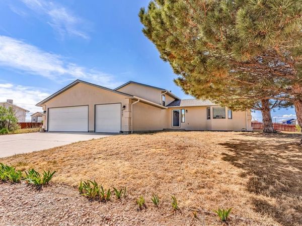 927 N Purcell Blvd, Pueblo West, CO 81007