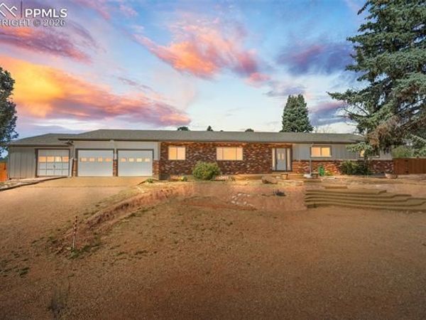 2304 Lazy R Lane, Colorado Springs, CO 80915