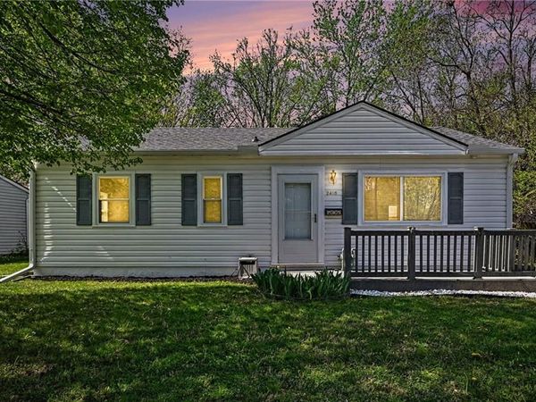 2415 Pursell Road, Kansas City, MO 64118