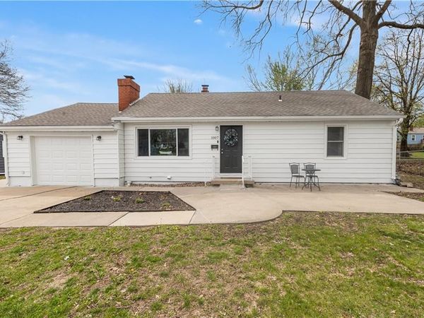 1007 NE 67th Street, Gladstone, MO 64118