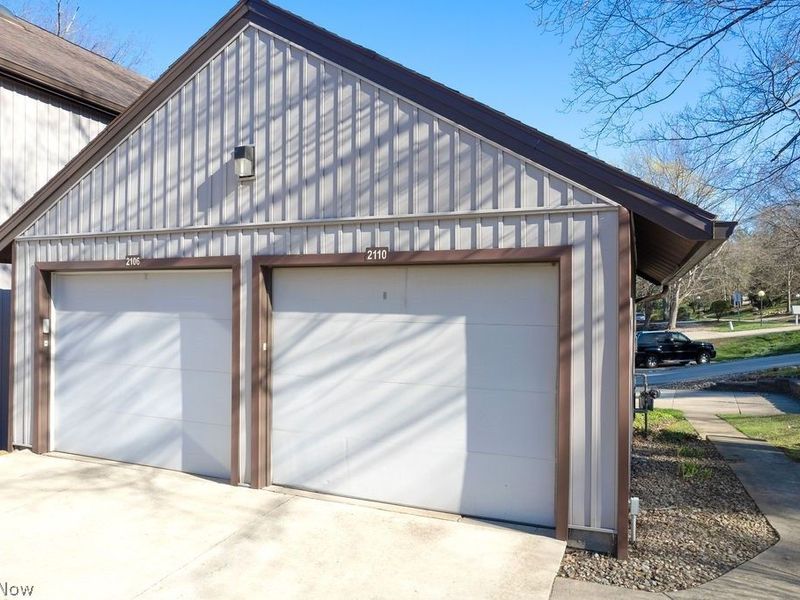 2110 Pinebrook Trail, Cuyahoga Falls, OH 44223 Photo 2