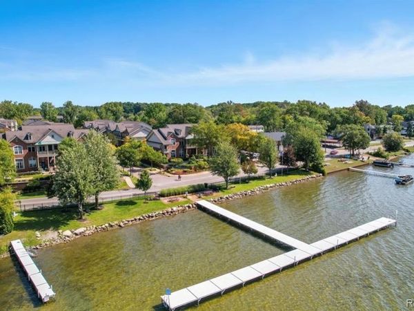 526 Red Oak Court, Walled Lake, MI 48390