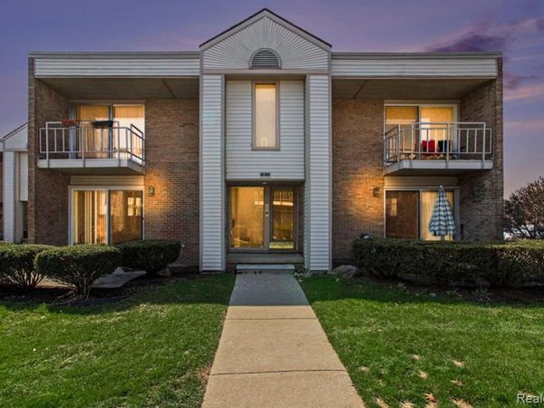 1611 Cass Lake RD Road, Keego Harbor, MI 48320