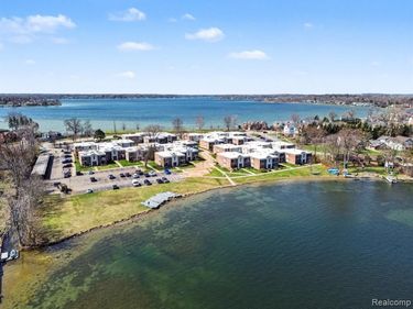 1611 Cass Lake RD Road, Keego Harbor, MI 48320