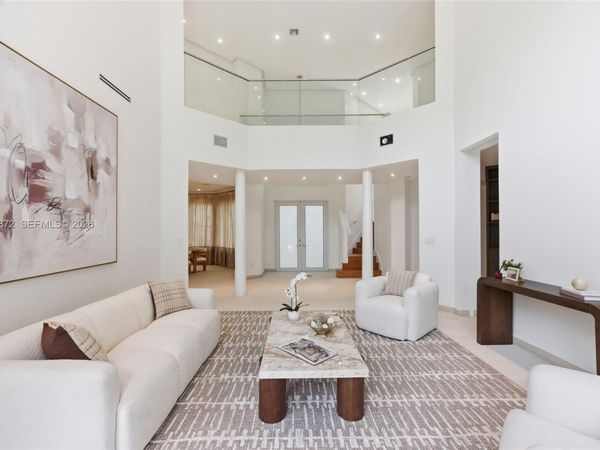 3752 NE 199 ST , Aventura, FL 33180