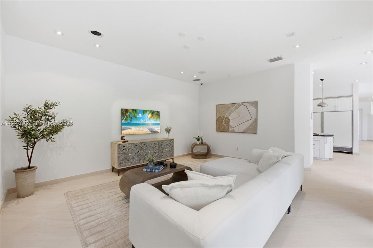 3752 NE 199 St , Aventura, FL 33180 Photo