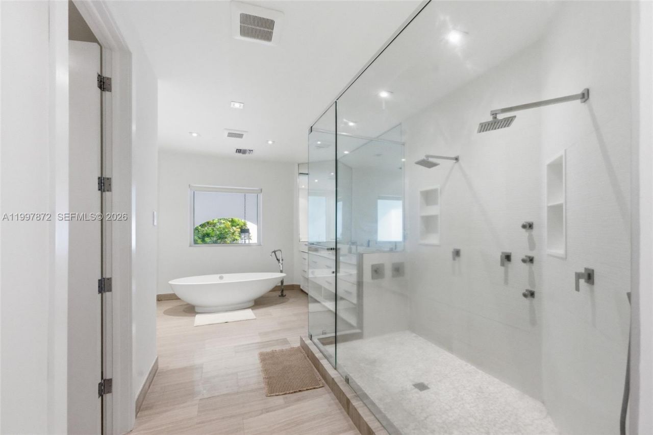 3752 NE 199 St , Aventura, FL 33180 Photo