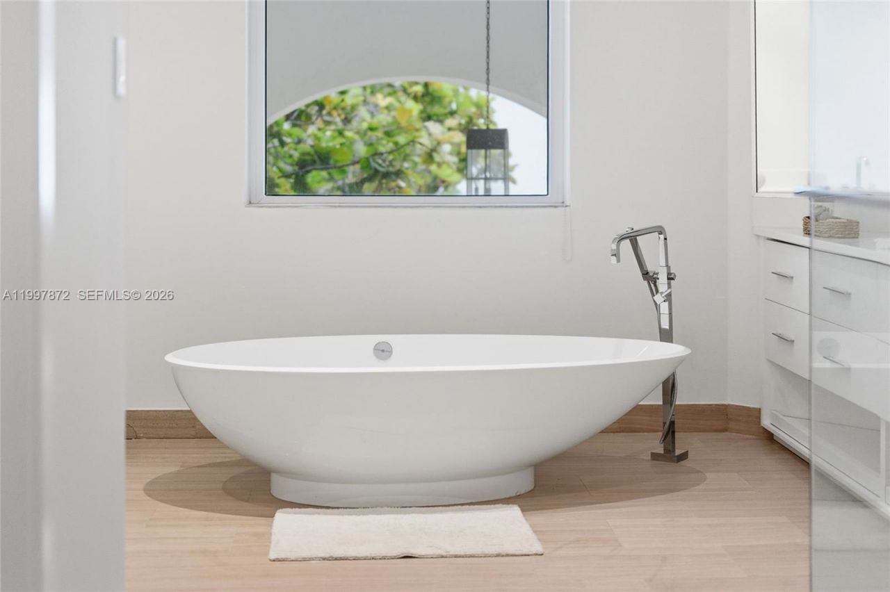 3752 NE 199 St , Aventura, FL 33180 Photo