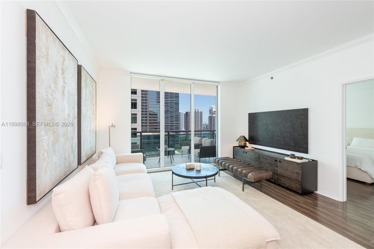 950 Brickell Bay Dr, Unit 2304, Miami, FL 33131 Main Photo