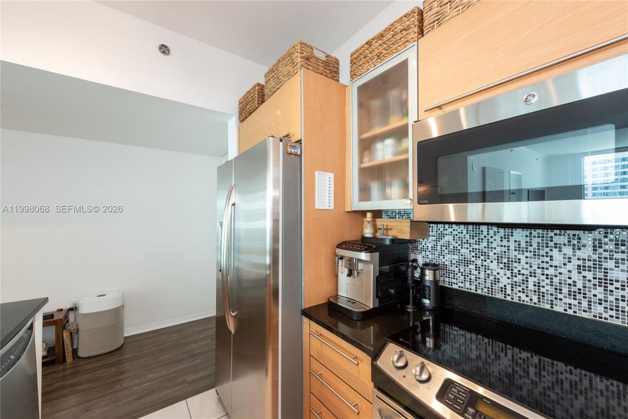950 Brickell Bay Dr, Unit 2304, Miami, FL 33131 Photo