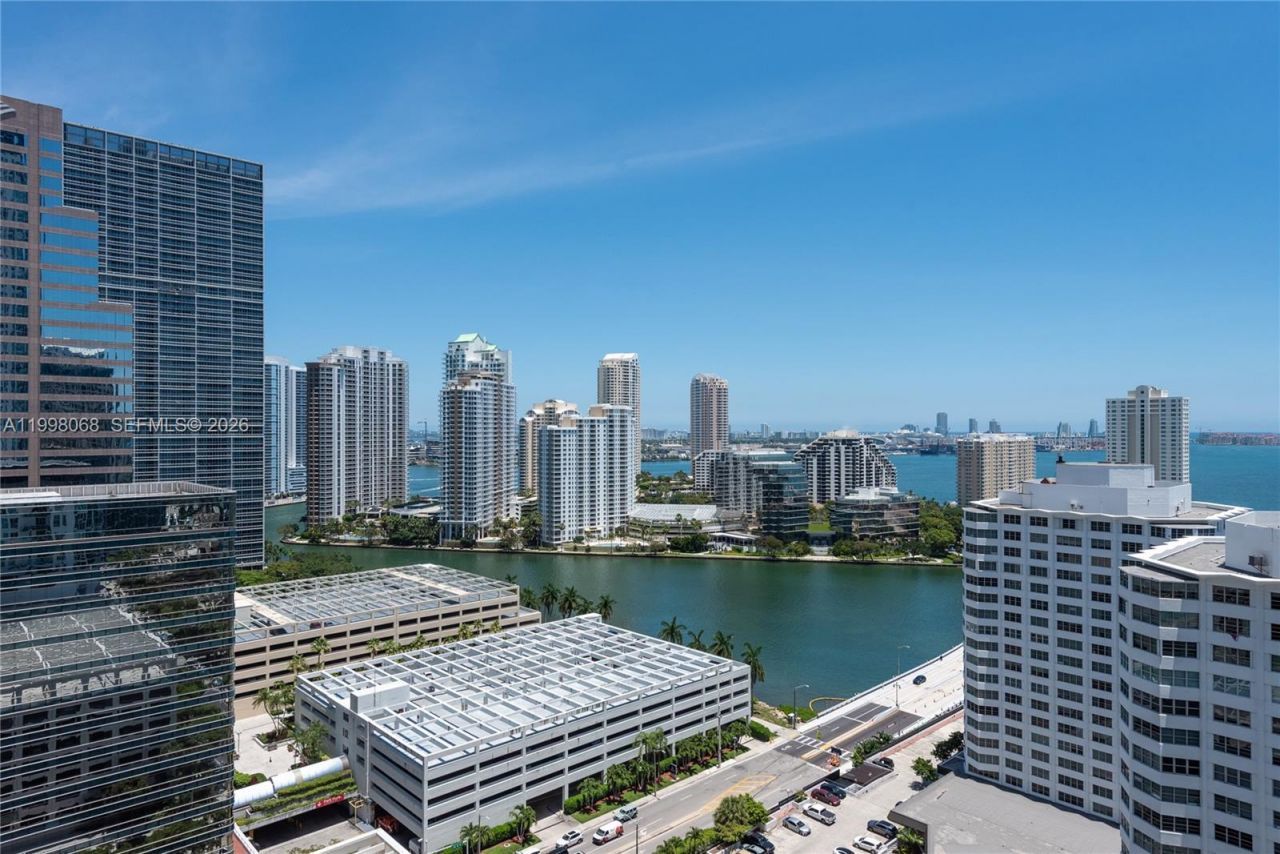 950 Brickell Bay Dr, Unit 2304, Miami, FL 33131 Photo