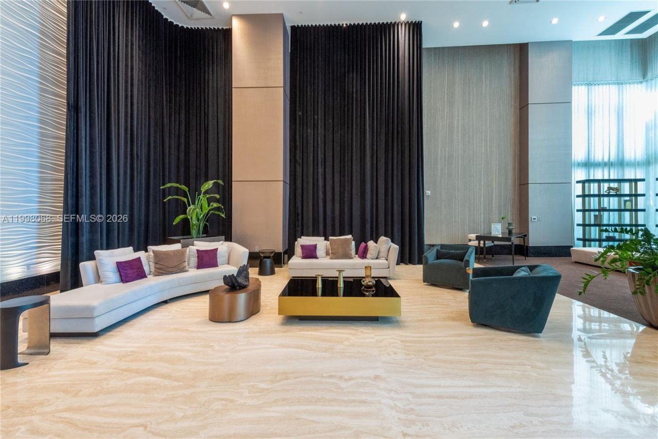 950 Brickell Bay Dr, Unit 2304, Miami, FL 33131 Photo