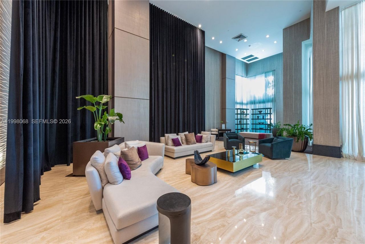 950 Brickell Bay Dr, Unit 2304, Miami, FL 33131 Photo