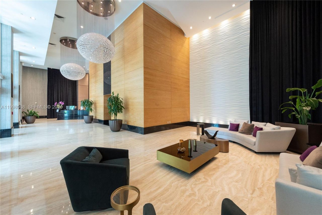 950 Brickell Bay Dr, Unit 2304, Miami, FL 33131 Photo