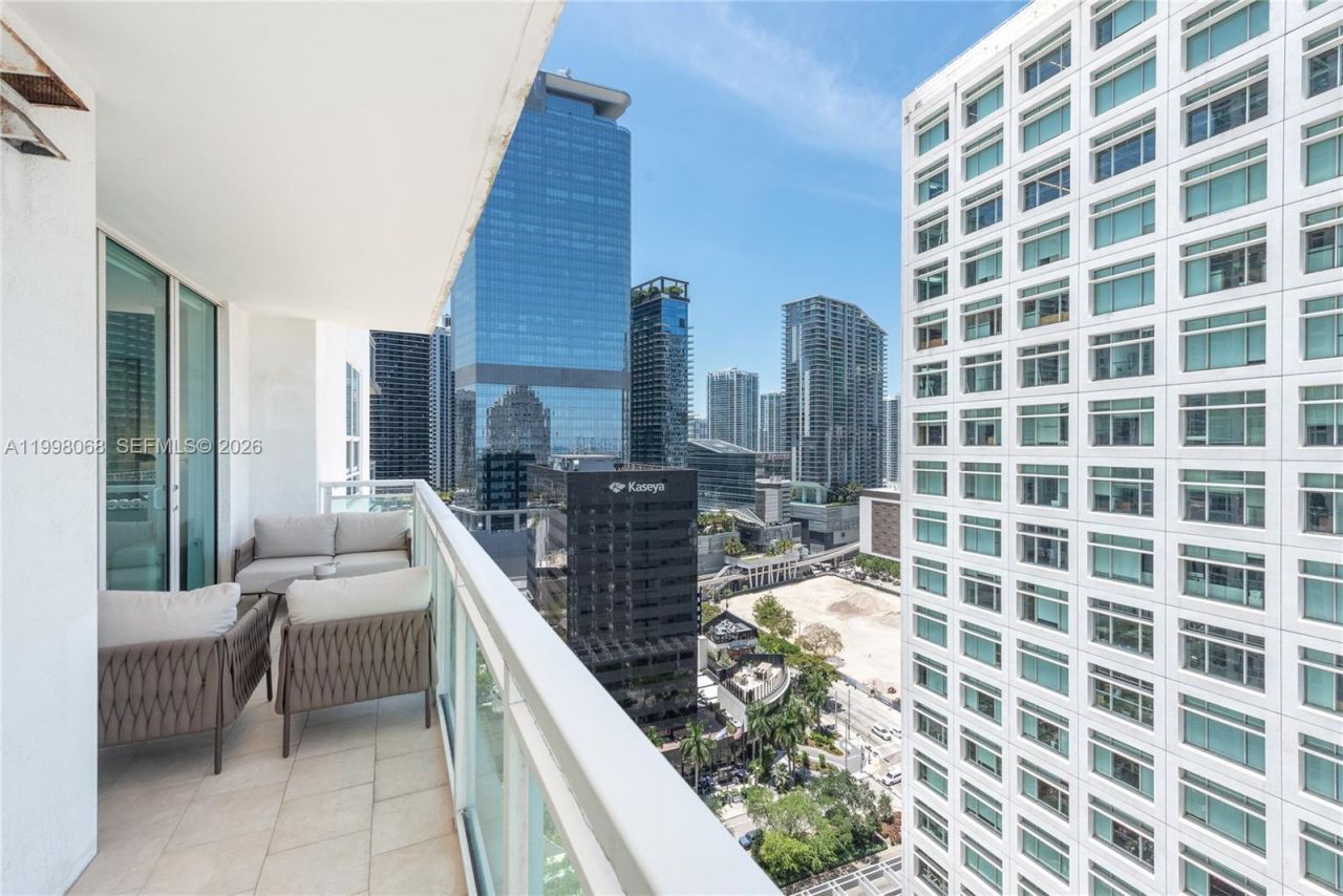 950 Brickell Bay Dr, Unit 2304, Miami, FL 33131 Photo