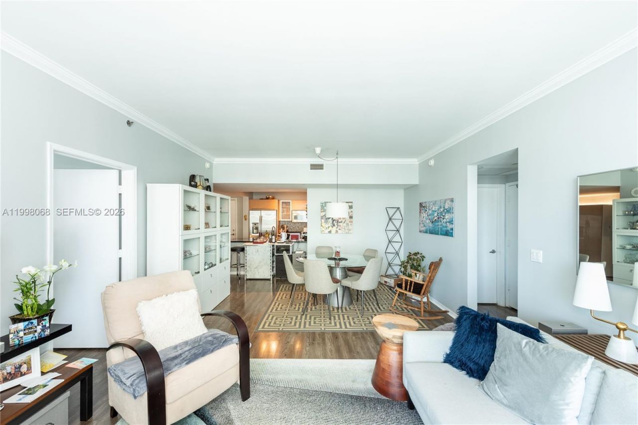 950 Brickell Bay Dr, Unit 2304, Miami, FL 33131 Photo