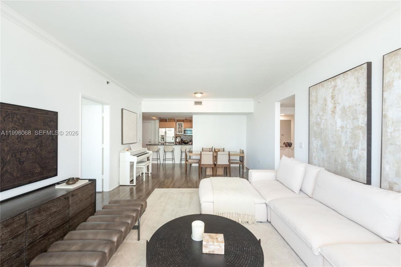 950 Brickell Bay Dr, Unit 2304, Miami, FL 33131 Photo