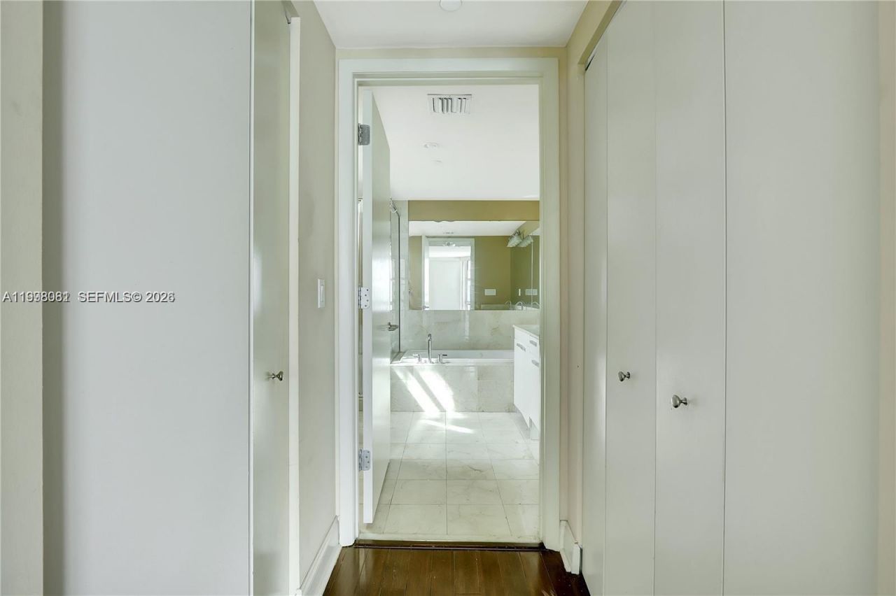 3131 NE 188th St , Unit 1-1205, Aventura, FL 33180 Photo