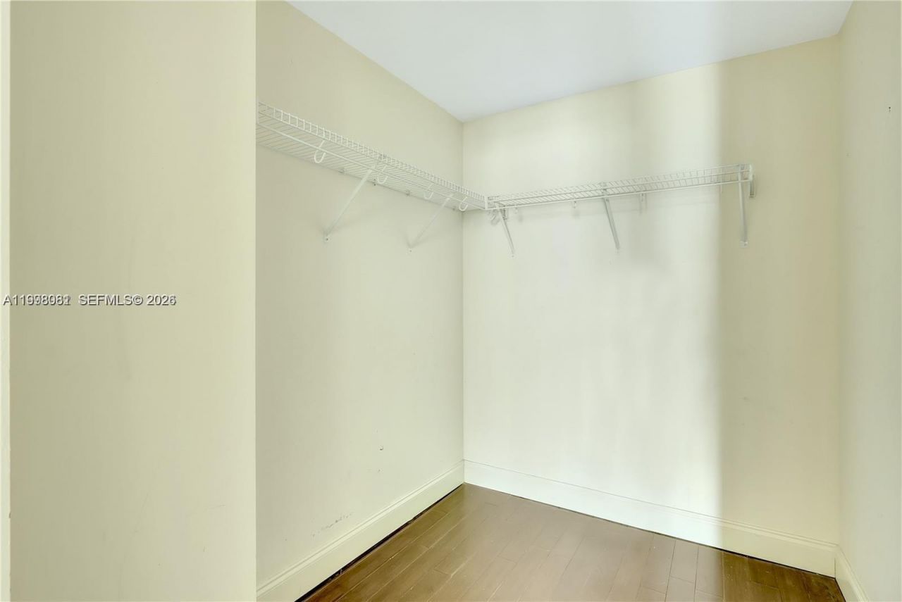 3131 NE 188th St , Unit 1-1205, Aventura, FL 33180 Photo