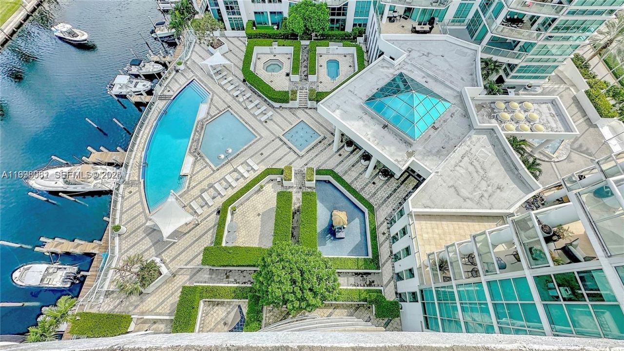 3131 NE 188th St , Unit 1-1205, Aventura, FL 33180 Photo