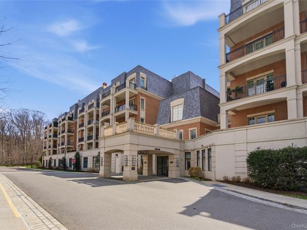 3000 Royal Court , Unit 3102, New Hyde Park, NY 11040