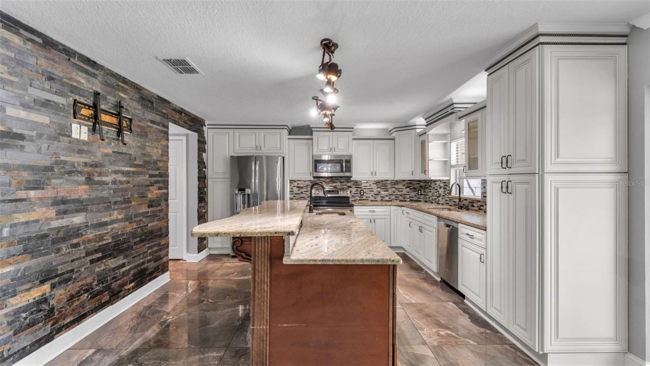 5187 Spanish Oaks Dr , Lakeland, FL 33805 Photo