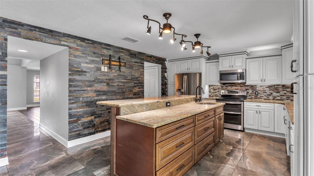 5187 Spanish Oaks Dr , Lakeland, FL 33805 Photo