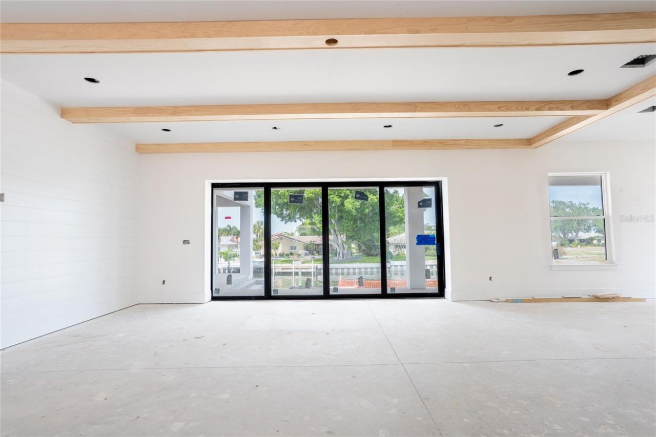 2071 Illinois Avenue Ne, Saint Petersburg, FL 33703 Photo