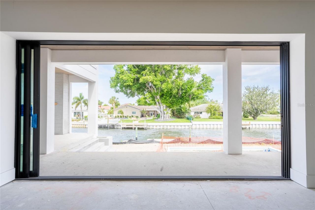 2071 Illinois Avenue Ne, Saint Petersburg, FL 33703 Photo