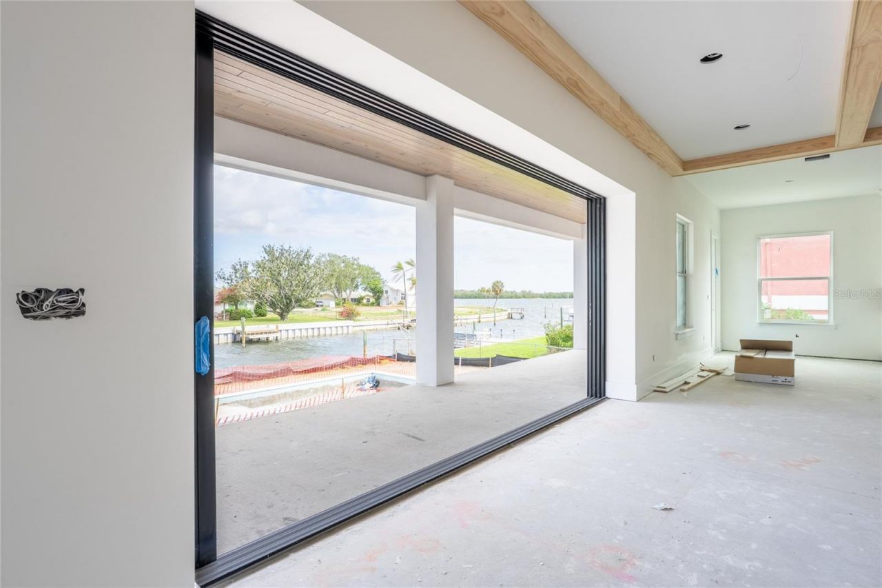 2071 Illinois Avenue Ne, Saint Petersburg, FL 33703 Photo