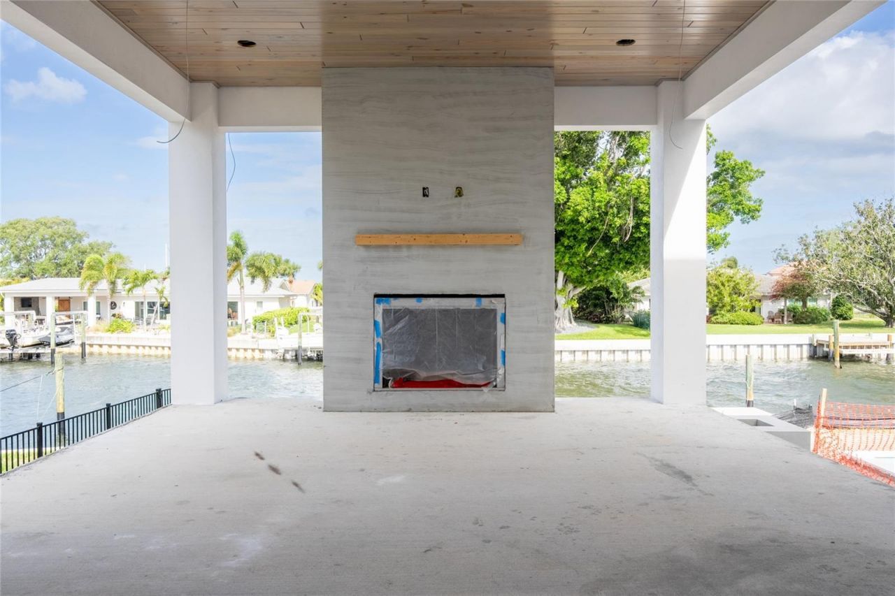 2071 Illinois Avenue Ne, Saint Petersburg, FL 33703 Photo