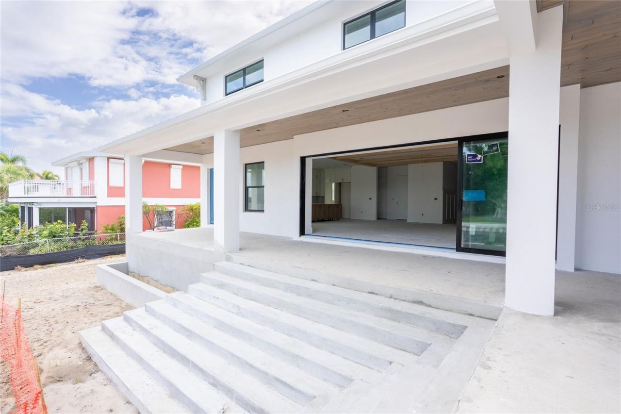 2071 Illinois Avenue Ne, Saint Petersburg, FL 33703 Photo