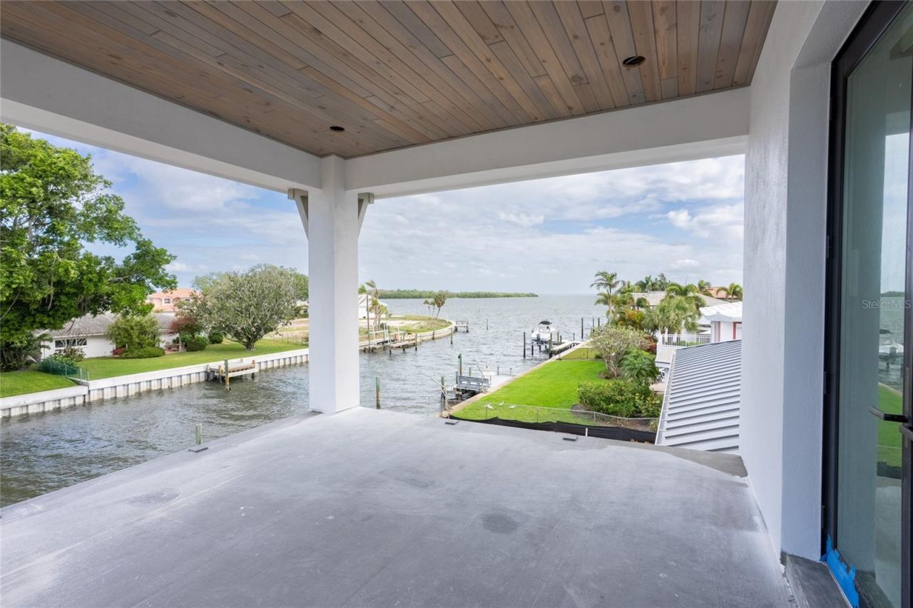 2071 Illinois Avenue Ne, Saint Petersburg, FL 33703 Photo