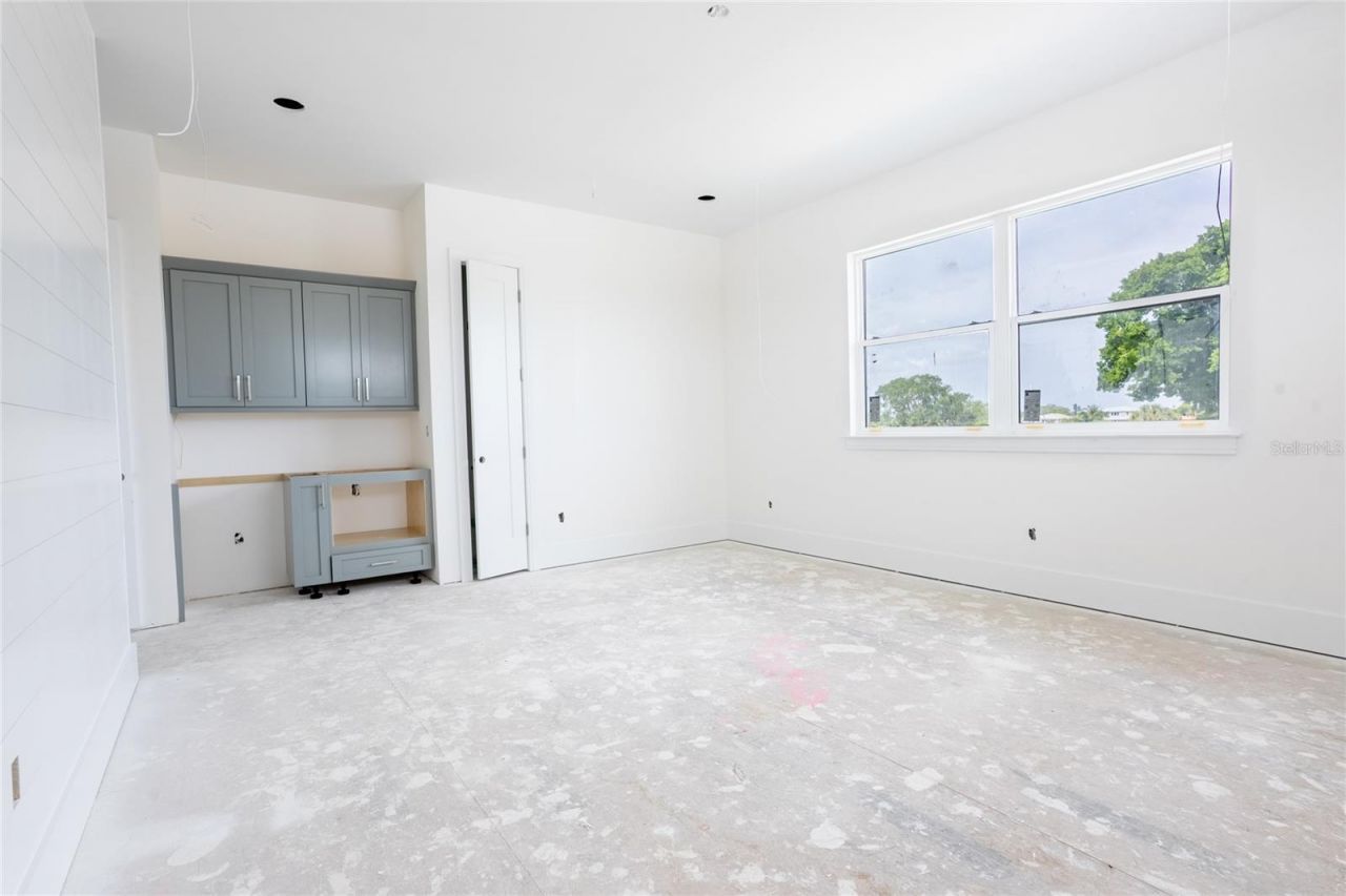 2071 Illinois Avenue Ne, Saint Petersburg, FL 33703 Photo