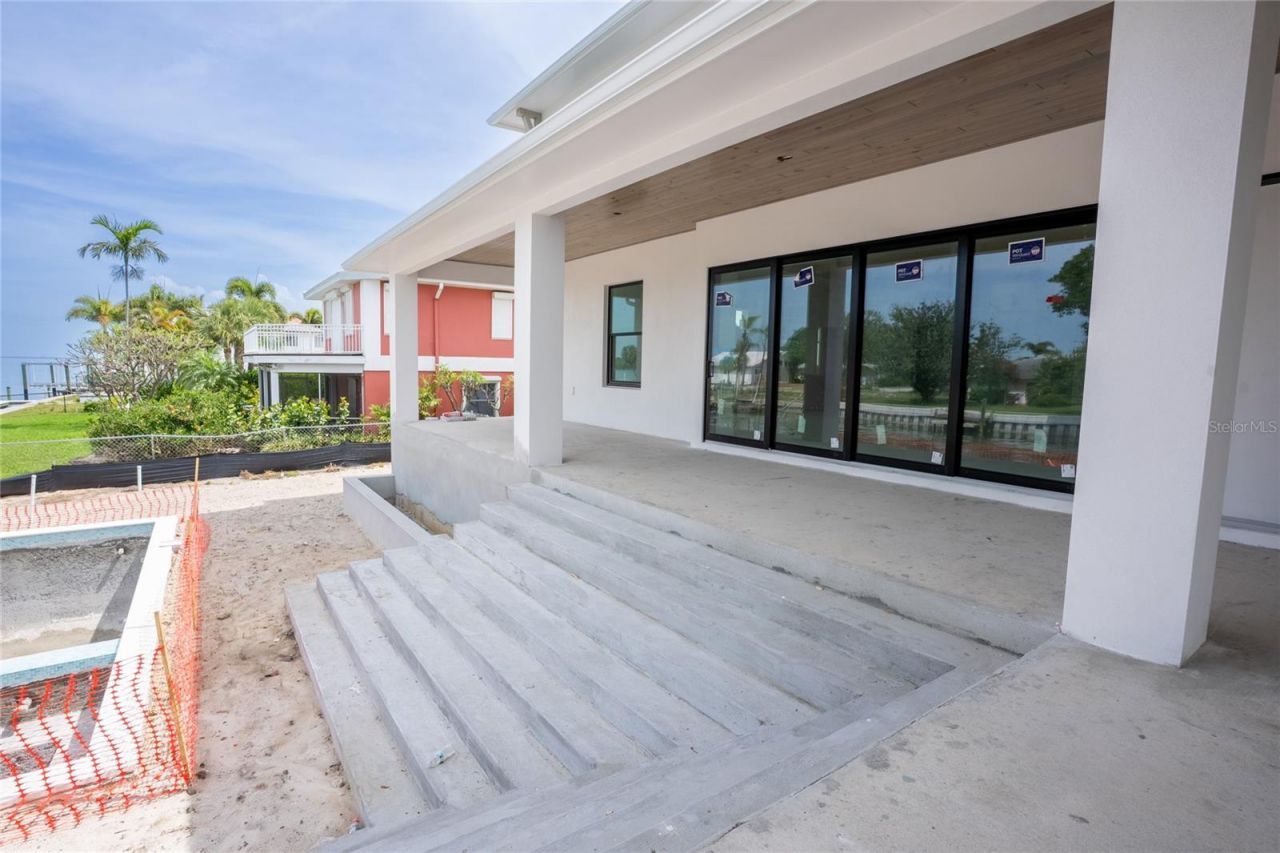 2071 Illinois Avenue Ne, Saint Petersburg, FL 33703 Photo