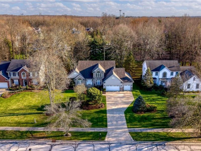 34540 Seminole Way, Solon, OH 44139 Photo 2