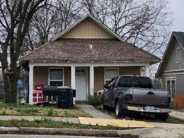 1418 HARDESTY Avenue, Kansas City, MO 64127