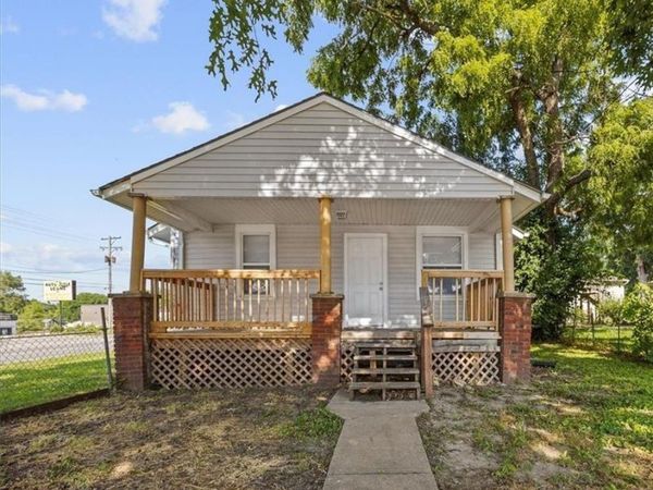 1116 S Woodland Avenue, Independence, MO 64050